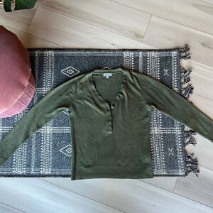 Olive green Henley long sleeve t-shirt ultra Soft Size Medium